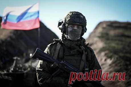 В НАТО высказались о силе Российской армии. Российскую армию нельзя назвать слабой. О Вооруженных силах России высказался командующий многонациональным Северо-восточным корпусом НАТО генерал-лейтенант Юрген-Иоахим фон Зандрарт. По словам военного, это объединение, которое учится с сильным желанием выйти победителем.