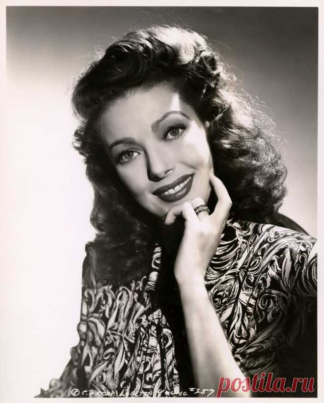 Лоретта Янг Loretta Young