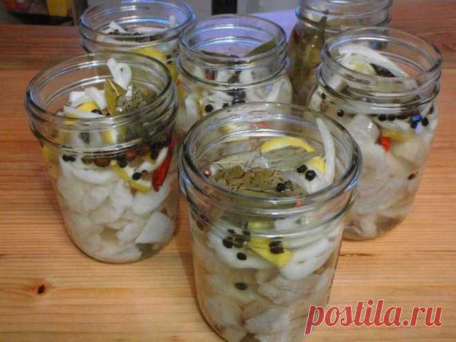 Дядя из Одессы научил солить селедку за три часа. Покупная этой в подметки не годится