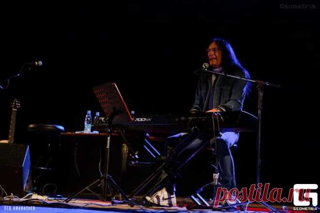 Фотоотчёт Юбилейный концерт Ken Hensley (ex-URIAH HEEP) - Концертная площадка КЗ Олимп (ДК им. Хузангая) - Суббота, 21 ноября 2015 - Чебоксары - Фото 50 из 162