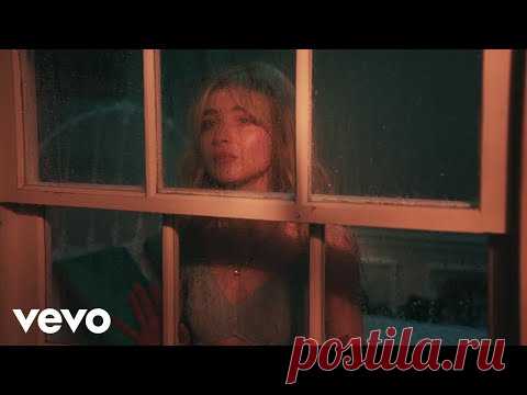 Скачать клип Sabrina Carpenter - Skin (2021) бесплатно