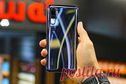 Популярные смартфоны Xiaomi признали устаревшими. Xiaomi поместила в список устаревших смартфонов (EOS) несколько популярных на рынке устройств. Китайская компания признала устаревшими модели Xiaomi Mi Note 10, Mi Note 10 Pro и Redmi Note 8 Pro. Все перечисленные аппараты были представлены в 2019 году, девайсы получали обновления системы в течение трех лет.