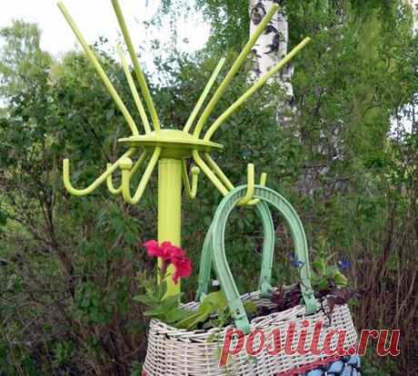 Еще одна идея цветника из подручных материалов