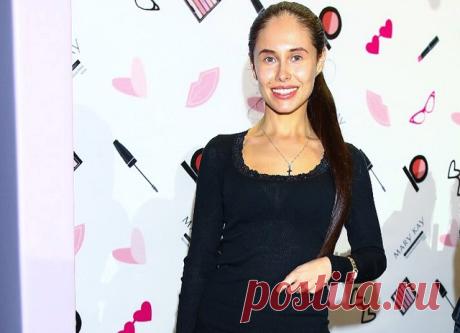 Илана Юрьева рассказала, как ей удалось стремительно сбросить вес после родов - Фан-клуб Уральских Пельменей 29-летняя Илана Юрьева последнее время выглядит настолько стройной, что поклонники начали переживать за ее здоровье. На днях актриса в интервью рассказала