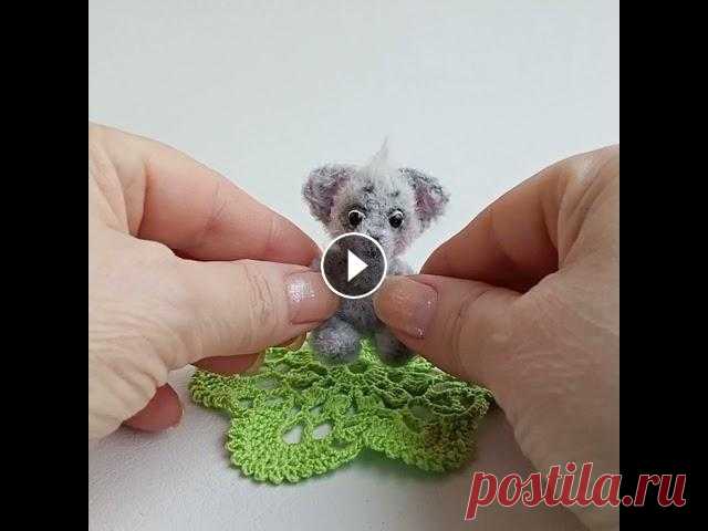Вязаная миниатюра крючком слоник. Вязаная миниатюра крючком слоник....