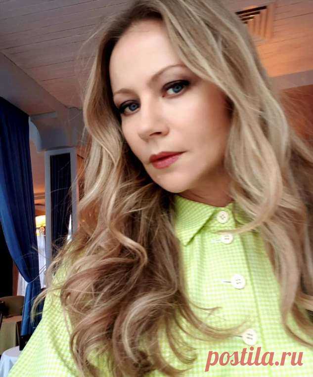 Это испытание! Мария Миронова призналась, что с трудом совмещает карьеру и материнство . Милая Я