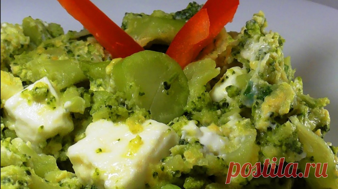 ЯИЧНИЦА. ВКУСНЫЙ ЗАВТРАК - ЯИЧНИЦА С БРОККОЛИ И СЫРОМ ФЕТА. Необходимо:БрокколиСыр фетаЯйцаЗеленый лукРастительное маслоСольБрокколли отвариваем в воде практически до готовности.Сыр режем на квадратики.Отварную брокколи режем на кусочки.На сковороду с разогретым растительным масло высыпаем брокколи,добавляем порезаный зеленый лук.Яйца взбиваем...