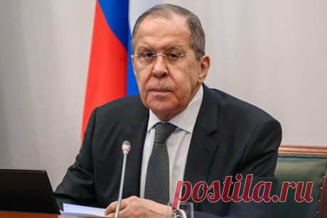 Лавров оценил результаты российско-украинских переговоров в Стамбуле. Министр иностранных дел России Сергей Лавров оценил результаты российско-украинских переговоров в Стамбуле. По его мнению, в процессе есть позитивное продвижение вперед, передает ТАСС. Лавров также отметил, что Украина подтвердила необходимость обеспечения своего внеблокового статуса.