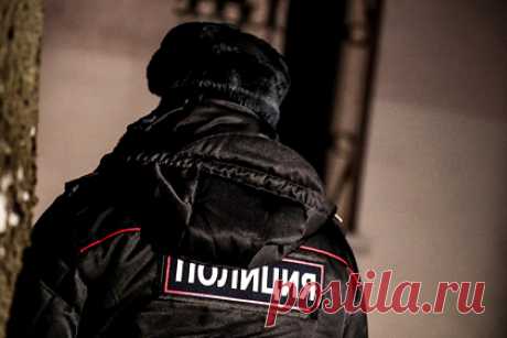 Вандалы нарисовали свастику на памятнике воинам-танкистам в Подмосковье. Неизвестные вандалы нарисовали аэрозольной краской свастику на памятнике воинам-танкистам в Подмосковье. Пострадал памятный знак в виде танка Т-34, который находится в деревне Калинино под Серпуховом. Следственный комитет Подмосковья возбудил уголовное дело по факту реабилитации нацизма.