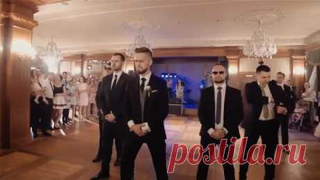 Жених зажигает с друзьями!