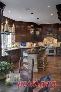Traditional Kitchen Design by Drury Design Kitchen &…