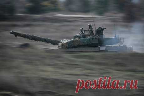 Сообщение об уничтожении Т-90М американским БМП Bradley не подтвердилось. Ранее в январе многие украинские и российские Telegram-каналы опубликовали видео, на которое попала атака американской бронированной машиной пехоты (БМП) Bradley на российский новейший танк Т-90М. Украинские СМИ утверждают, что БМП Bradley уничтожил Т-90М, но эта информация не подтвердилась.