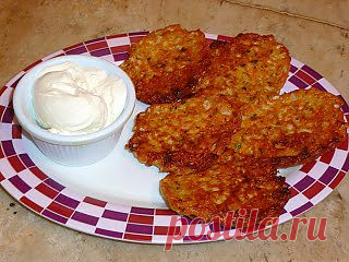 Anush in the Kitchen: Луковые Оладьи
http://www.youtube.com/watch?v=4Ii_lLeiOgs