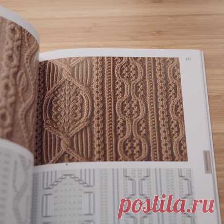 I just posted two new blog posts! One is a review of two Japanese knitting stitch books and the other is how to use them! Head over to tricksyknitter.com and click the Learn to knit link to read more. Happy knitting! 
#japanesecraft #knittingbook #knittingtutorial #knittersofinstagram