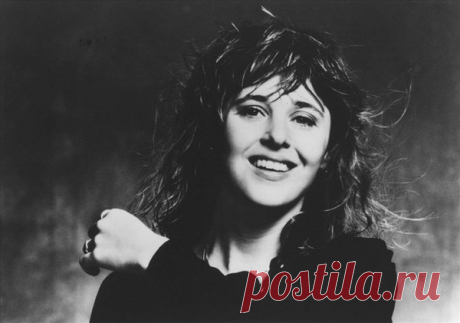 Suzi Quatro Сьюзи Кватро (англ. Suzi Quatro; настоящее имя Сьюзан Кей Кватро, англ. Susan Kay Quatro; 3 июня 1950, Детройт) — американская рок-певица, автор песен, музыкант (бас-гитара и клавишные), продюсер, актриса, радиоведущая. В 1970-х годах на волне глэм-рока Кватро имела огромный успех в Великобритании, Европе и Австралии; она выпустила серию хитов, общий тираж которых превысил 45 миллионов. #classic rock #glam rock #70s #rock #moosic