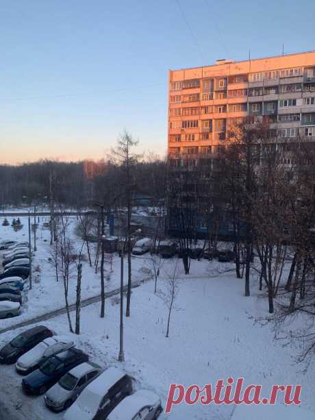 3 причины НЕ доверять риелтору. Ситуации, когда агент может вас обманывать
Вопрос платить ли комиссию агентству недвижимости или сделать все самому можно отнести к разряду риторических. Там, где много разных тонкостей и подводных камней, а также где речь идет о больших деньгах, всегда есть посредники-профессионалы, которые специализируются на консультациях по сложным вопросам. Но всегда ли можно им доверять? А если это ваш знакомый или родственник?   […]
Читай дальше на сайте. Жми подробнее ➡