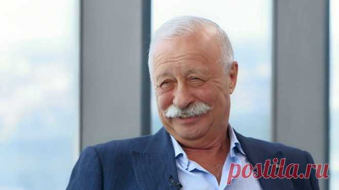 В гостях у Леонида Якубовича. Простая квартира до и после ремонта. Леонид Якубович со своей супругой показывают свою квартиру программе идеальный ремонт