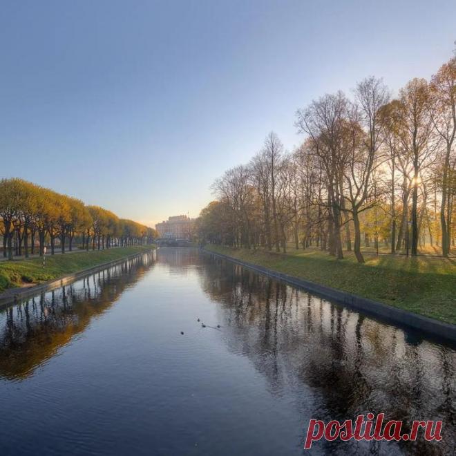 Санкт-Петербург и его окрестности на фотографиях Эдуарда Гордеева