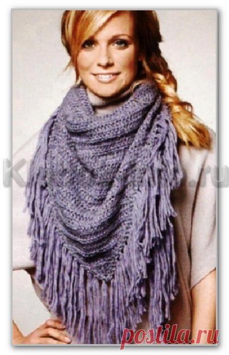 Вязание спицами. Треугольный платок-бактус с бахромой и ажурным узором. Размер: 74 х 144 см без бахромы