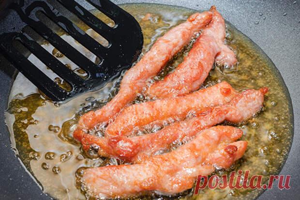 6 техник, которые должен освоить каждый, кто хочет вкусно готовить - Steak Lovers - 9 июня - Медиаплатформа МирТесен В процессе приготовления пищи мы сталкиваемся со множеством самых различных техник и процессов. Многие их них мы знаем с детства, но о существовании других даже не догадываемся. Между тем, именно умение их сочетать друг с другом, а так же знание их потенциала для тех или иных продуктов, позволяют - 9 июня - 43339087524 - Медиаплатформа МирТесен