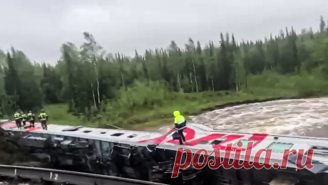 Семь человек, пострадавших при сходе вагонов поезда, доставят в Воркуту и Сыктывкар. Семерых пострадавших после схода пассажирского поезда Воркута — Новороссийск с рельсов доставят в Воркуту и Сыктывкар. Об этом сообщил глава Коми Владимир Уйба в своем Telegram-канале. &quot;17 пассажиров вернулись на ...