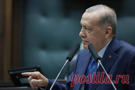 Эрдоган назвал препятствие для урегулирования конфликта на Украине. Президент Турции Реджеп Тайип Эрдоган заявил, что инициативы по прекращению конфликта на Украине и зерновая сделка столкнулись с противодействием лоббистов войны. Он также отметил, что можно было избежать «столько потерь и слез», если бы стамбульские инициативы расценивались как способ урегулирования конфликта.
