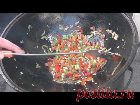 Как приготовить яичницу с помидорами правильно и вкусно. Новый рецепт в казане на костре. 