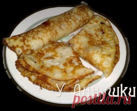 У Аннушки: Блины с припеком (селедкой и жареным луком).