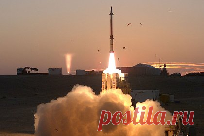Израиль подписал «историческое соглашение» с Финляндией. Израиль заявил, что подписал «историческое соглашение» с Финляндией. Речь идет о продаже Хельсинки системы противоракетной обороны «Праща Давида». Сумма сделки составила 317 миллионов евро. Генеральный директор Минобороны Израиля Эяль Замир уже подписал соответствующий документ.