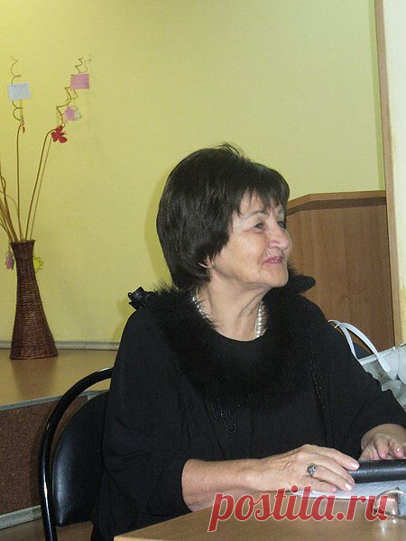 Блоги@Mail.Ru: Нила Лычак РОМАНСА СЛЫШЕН ЗВУК ПРЕЛЕСТНЫЙ

Поэт, публицист, автор сценариев и ведущая мероприятий Нэлли Амунова (Старый Оскол)