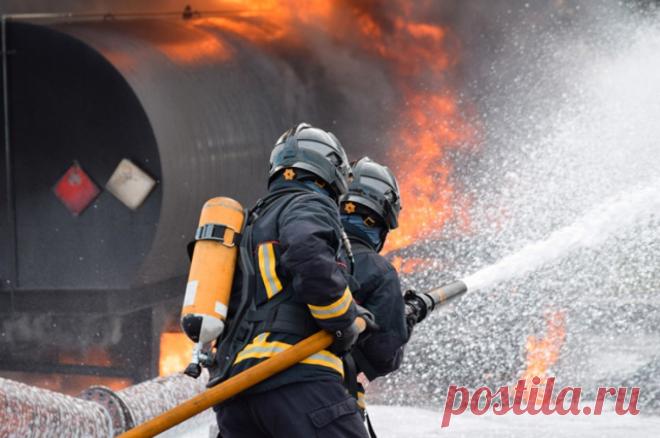 Ромачев: ЧП на оборонных заводах в США и Британии могут быть диверсиями. Устроить пожар и взрыв на предприятиях могли устроить сами работники.