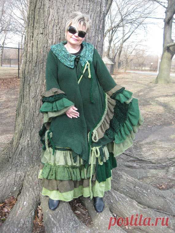 Handknitted Lagenlook tail jacket/coat/sweater in green colors with ruffles Stunning jacket in combination of emerald, spring green, olive colors. Ruffles at the bottom around the jacket and on the sleeves. The matching skirt is available separately. Please check the next listing. Very roomy and cozy, but yet sophisticated and flatters any body shape. Can fit from Small to X-Large sizes. Dont hesitate to ask for measurements