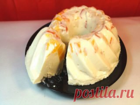 БЛАНМАНЖЕ - ТВОРОЖНЫЙ ДЕСЕРТ
НЕОБХОДИМО
1 банка сгущённого молока
400 гр творога (можно обычный магазинный)
25 гр желатина на 200 мл воды
1.Желатин растворить в воде,причем необходимо помнить,что если вы используете обычный желатин,время его набухания 50 минут,если быстрорастворимый 25 минут
2.Далее желатин,можно поставить в микроволновку,чтобы он хорошо нагрелся,но не закипел,а можно на огне,постоянно помешивая,не доводя до кипения,затем охладить
3.Творог смешиваем со сгу...