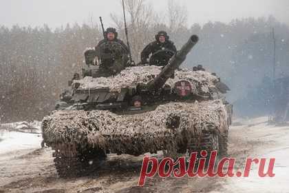 Директор СВР заявил о полномасштабной подготовке Украины к войне. Киев полным ходом готовится к войне, все боеспособные части Вооруженных сил Украины (ВСУ) сконцентрированы на линии разграничения в Донбассе, заявил директор Службы внешней разведки России Сергей Нарышкин. В частности, происходит массированная переброска военной техники и боеприпасов с баз США в Европе.