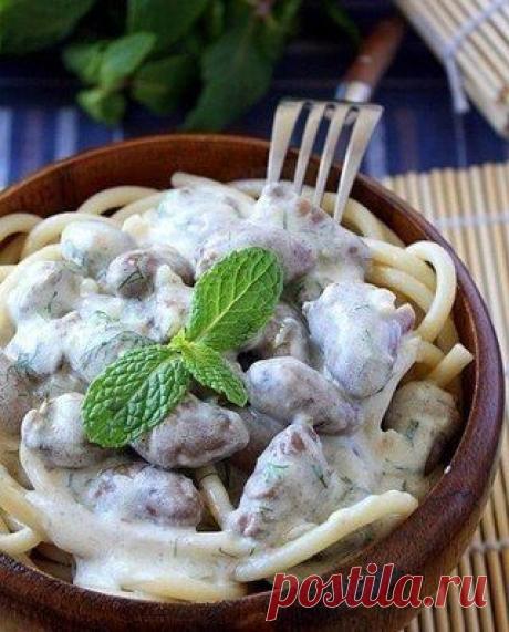 Веб Повар!: Куриные сердечки в сырном соусе.