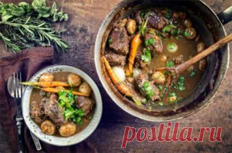 8 причин полюбить французскую кухню 




Французы смотрят на кулинарию как на особый вид искусства. Неудивительно, что местная кухня наполнена изысканными сочетаниями и непередаваемым шиком. Утонченная техника и элегантная подача берут …