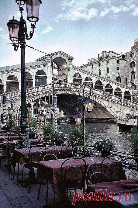 Ponte di Rialto, Venice, Italy | Venise &amp; Burano