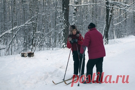Врач назвал самые опасные и безопасные зимние виды спорта. Доктор медицинских наук, главный врач «Инвитро-Москва» Сергей Хомяков назвал самые опасные и безопасные зимние виды спорта. самыми опасными считаются фристайл на лыжах, прыжки с трамплина и горные лыжи. Что касается неспортивных дисциплин, то пальму первенства по травматичности удерживает катание на ледянках.