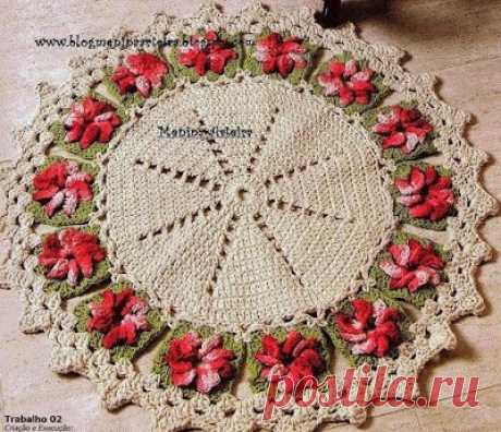 Вязаные коврики Вязаные коврикиВязаные коврики могут быть с ярко выраженным цветочным настроением.