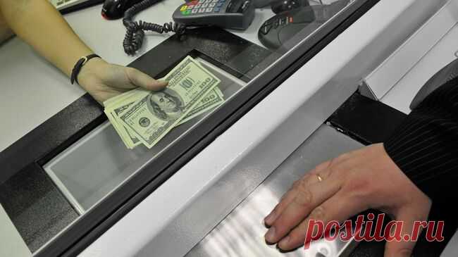 Эксперт объяснил, зачем россияне снова начали скупать валюту