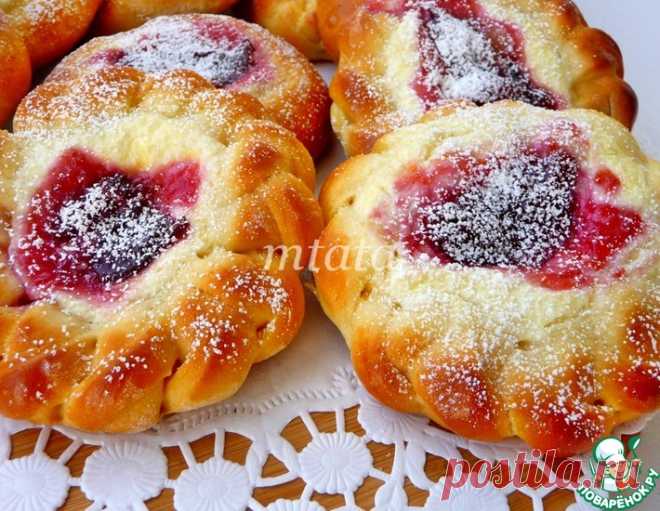 Ватрушка с творогом и джемом – кулинарный рецепт