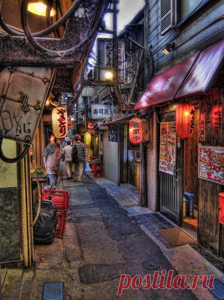 Omoide Yokocho Alley, Shinjuku, Japan:
Flickr | Pinterest • Всемирный каталог идей