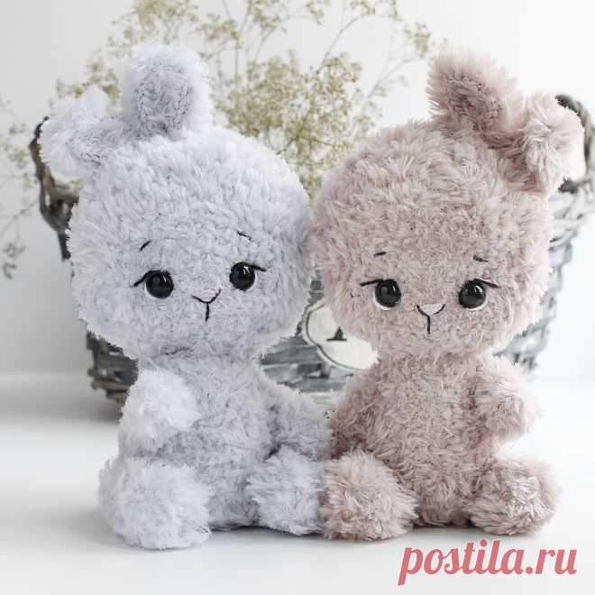Зайка крючком из фантазийной пряжи