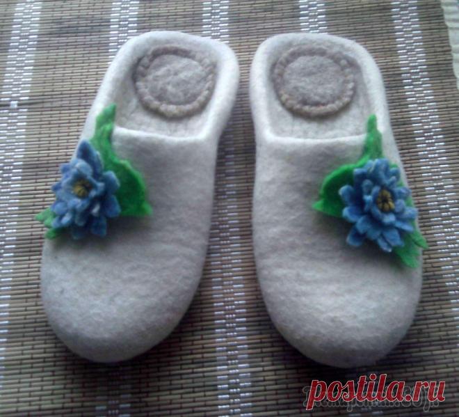 Войлочные тапочки - шлепки