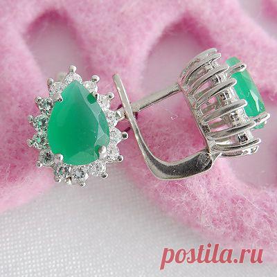 Серебряные серьги с Бериллом и цирконами.
Цена 1600 руб.