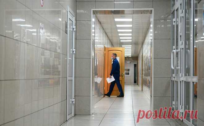 Свердловская прокуратура проверит данные об избиении ребенка воспитателем. Прокуратура Орджоникидзевского района Екатеринбурга начала проверку после появления сообщений о том, что воспитательница одного из городских детских садов избила детей проводом.