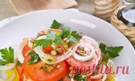 Закуска из помидоров с чесноком и орехами: пошаговый рецепт