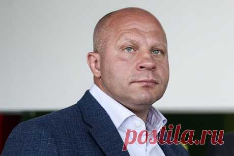 Федор Емельяненко назвал преступлением допуск брата к бою с блогером. Российский боец смешанного стиля (ММА) Федор Емельяненко раскритиковал организаторов боя между его братом Александром Емельяненко и блогером Евгением Ершовым. Он назвал допуск родственника до поединка уголовным преступлением. «У нас почему-то на работу выходят — алкотестеры стоят», — заявил Емельяненко-старший.