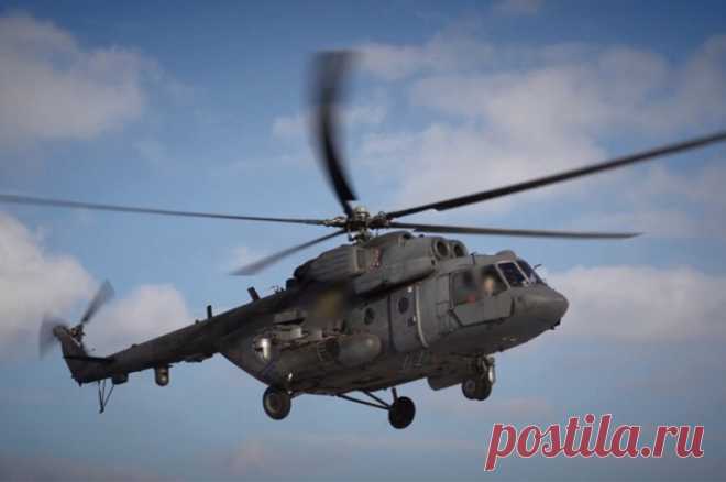 Появились кадры патрулирования побережья Крыма экипажами вертолетов ВС РФ. Экипажами вертолетов Ка-29 и Ми-8 ведут поиск безэкипажных катеров и скоростных лодок противника.