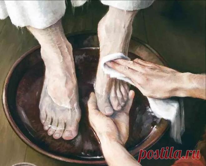 Прах Господь учит: «А если кто не примет вас и не послушает слов ваших, то, выходя из дома или из города того, отрясите прах от ног ваших». [Мф.10:14] Что есть прах? Что надо отрясти от ног наших и почему?...